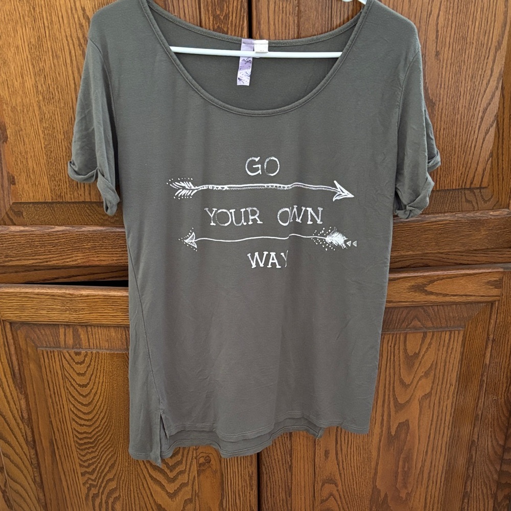Alya Dark Green Tee with Arrow Graphic